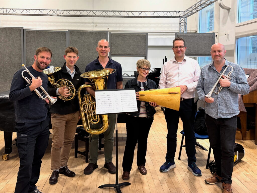 Onyx Brass with Ailís Ní Ríain